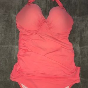 Victoria’s Secret tankini. Top is 38DD underwire.
